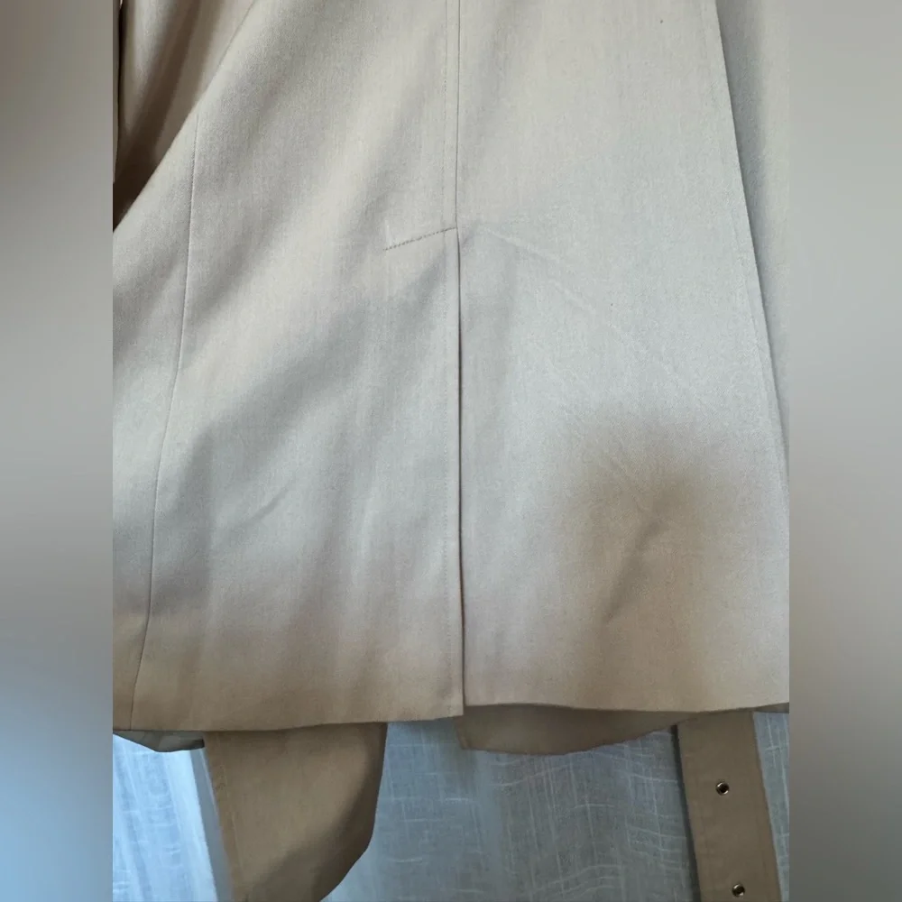 Burberry Beige Trench Coat - Picture 11 of 16